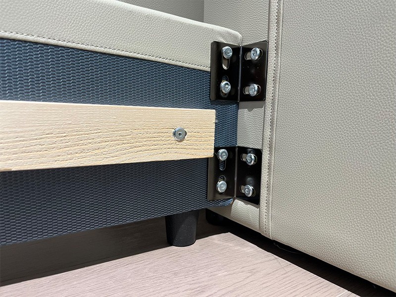 MC05 platform bed
