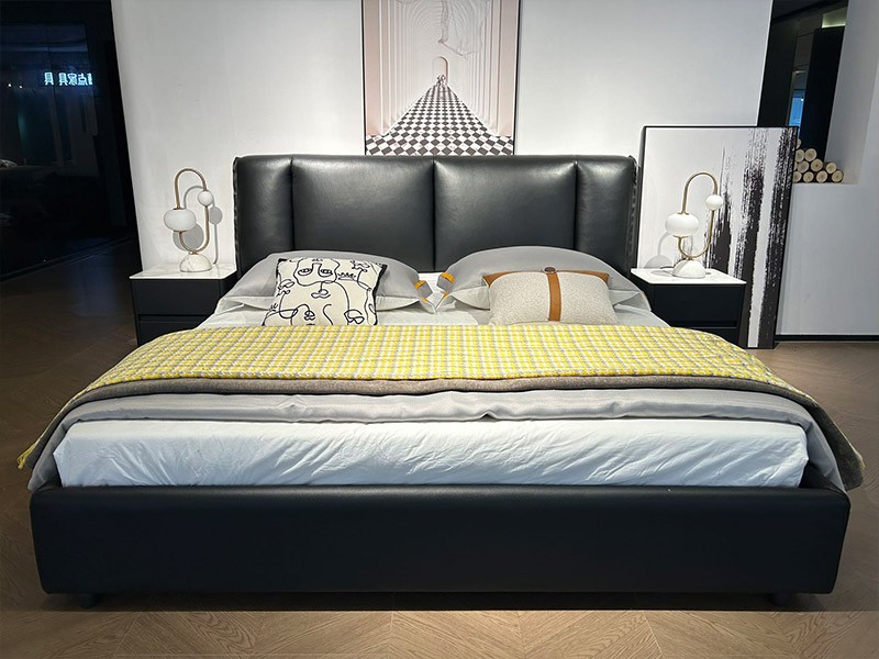 MC08 Black King Kong Bed