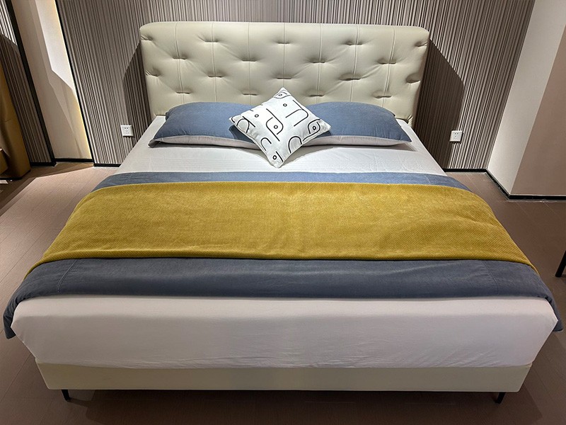 C19 leather beds
