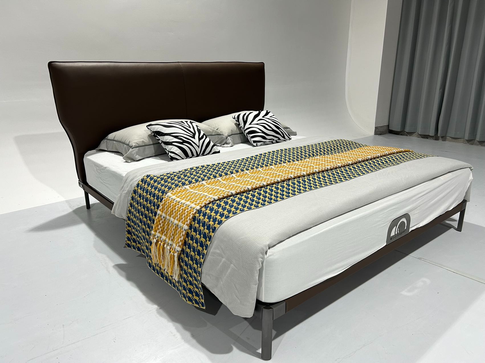 queen size bed