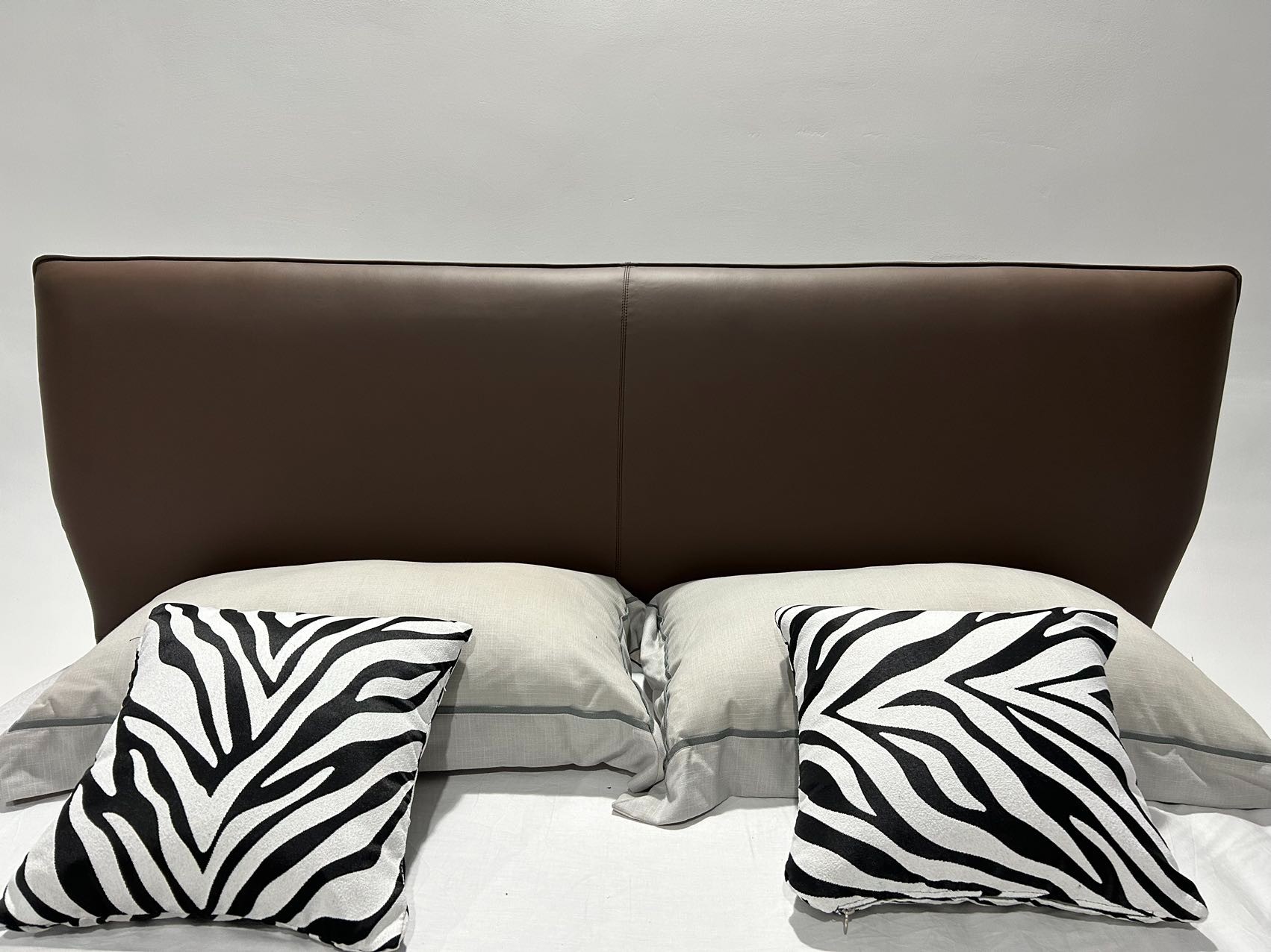 queen size bed