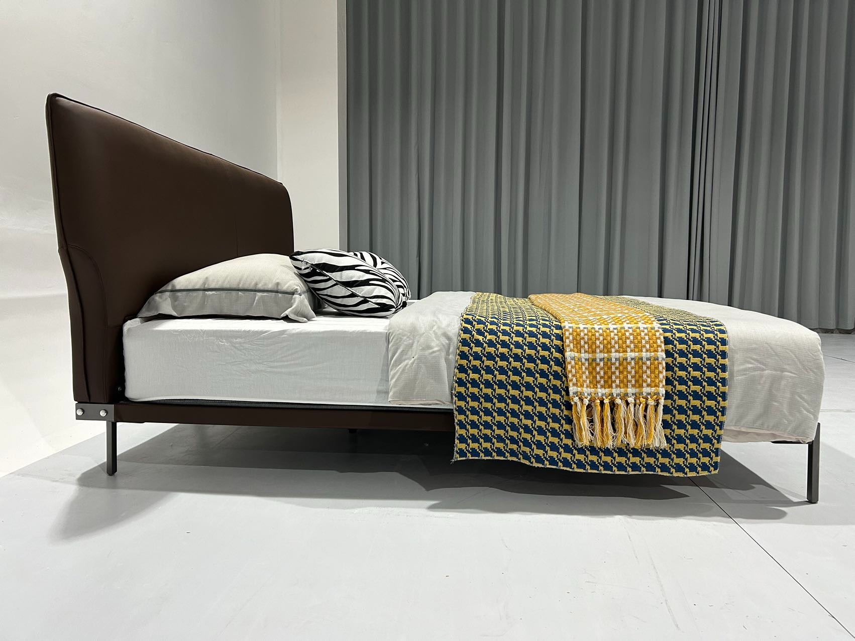 queen size bed