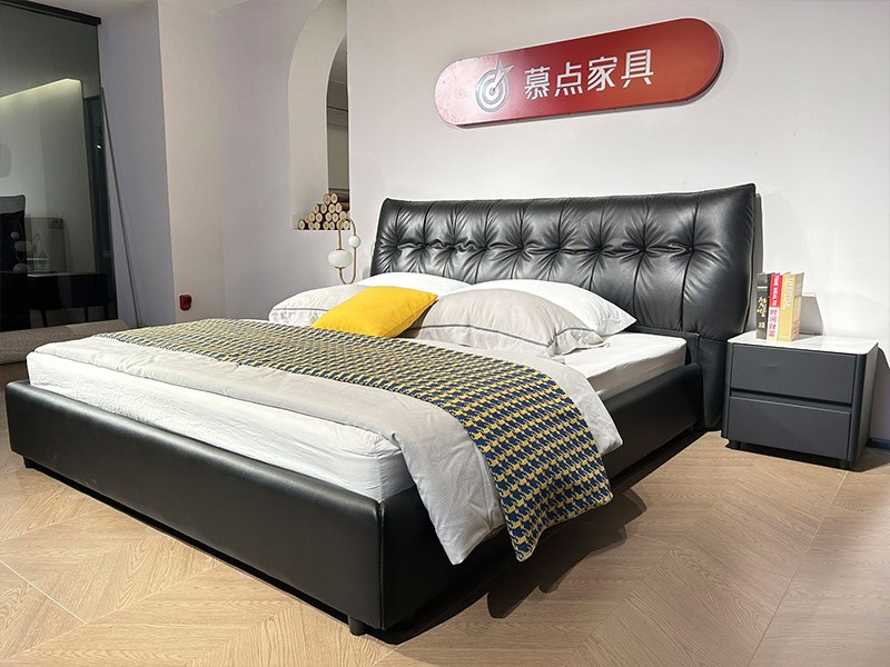 MC01 Black Owl Bed