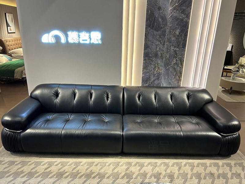 Black King Kong Sofa