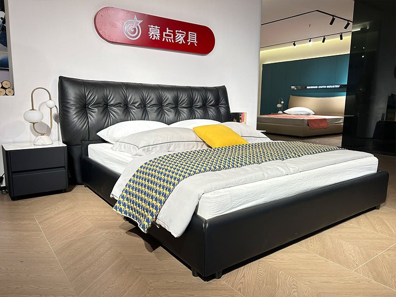 MC01 Black Owl Bed