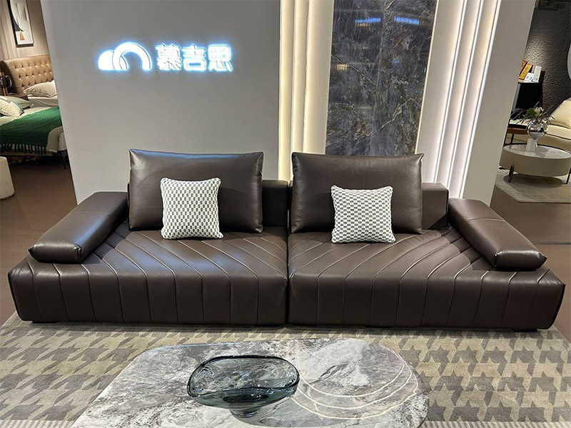 Roland Sofa