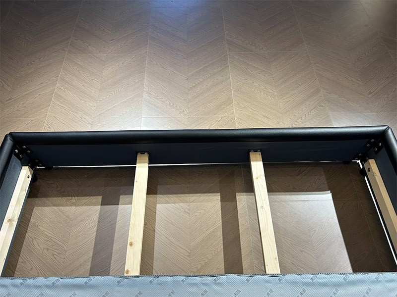 MC01 Black Owl Bed